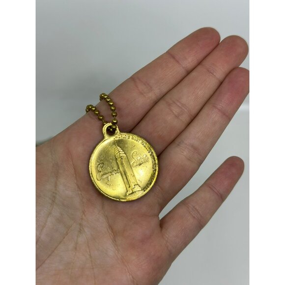 VTG Empire State World's Famous Building Keychain | Gold Tone Medallion Souvenir - Picture 4 of 4